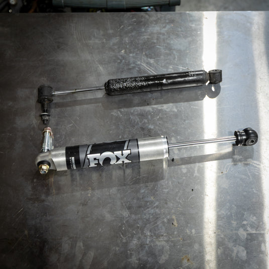 FOX 2.0 STEERING STABILIZER FOR FOR 2001–2010 CHEVY/GMC 2500HD/3500